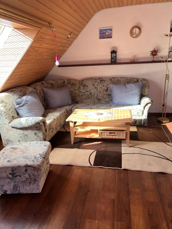 Haustanneneck Homestay *